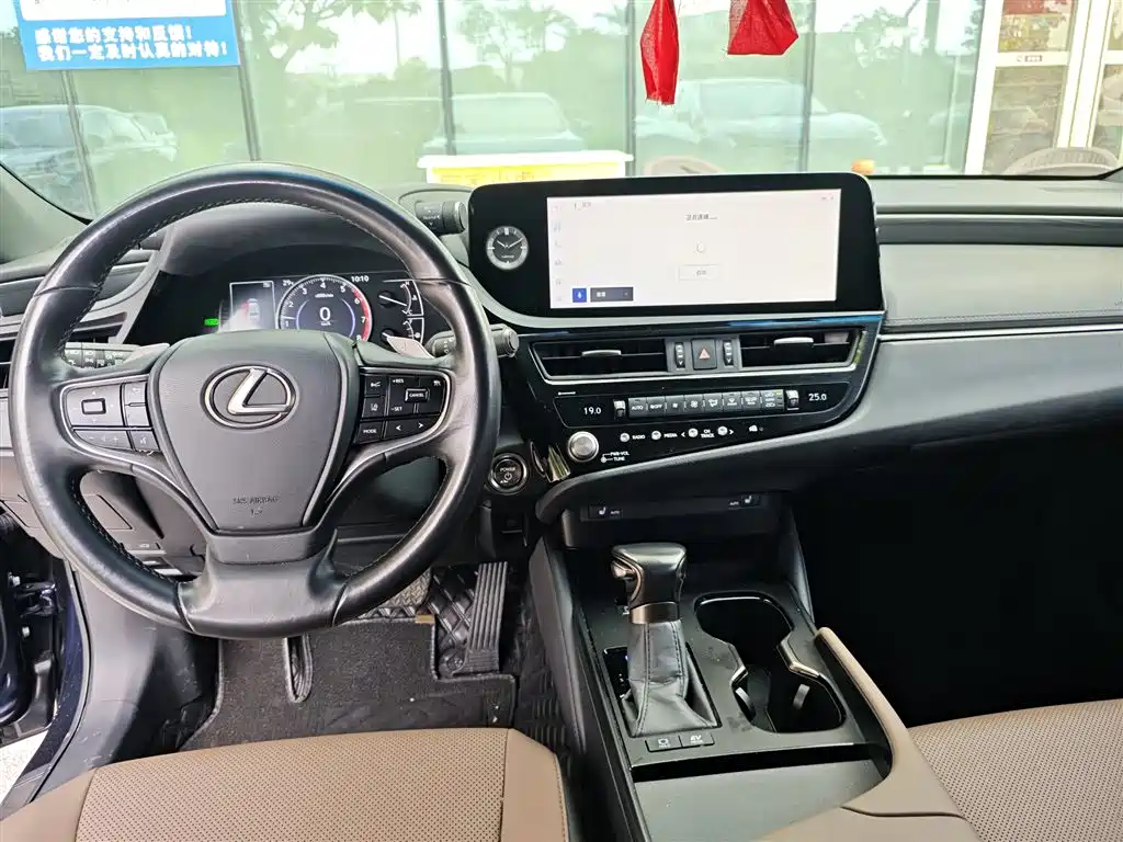 Lexus ES — миниатюра 6