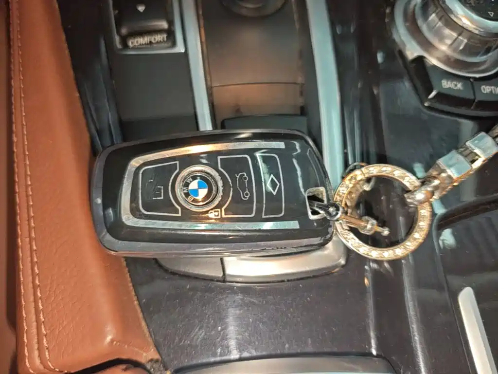 BMW 5 Series — миниатюра 9