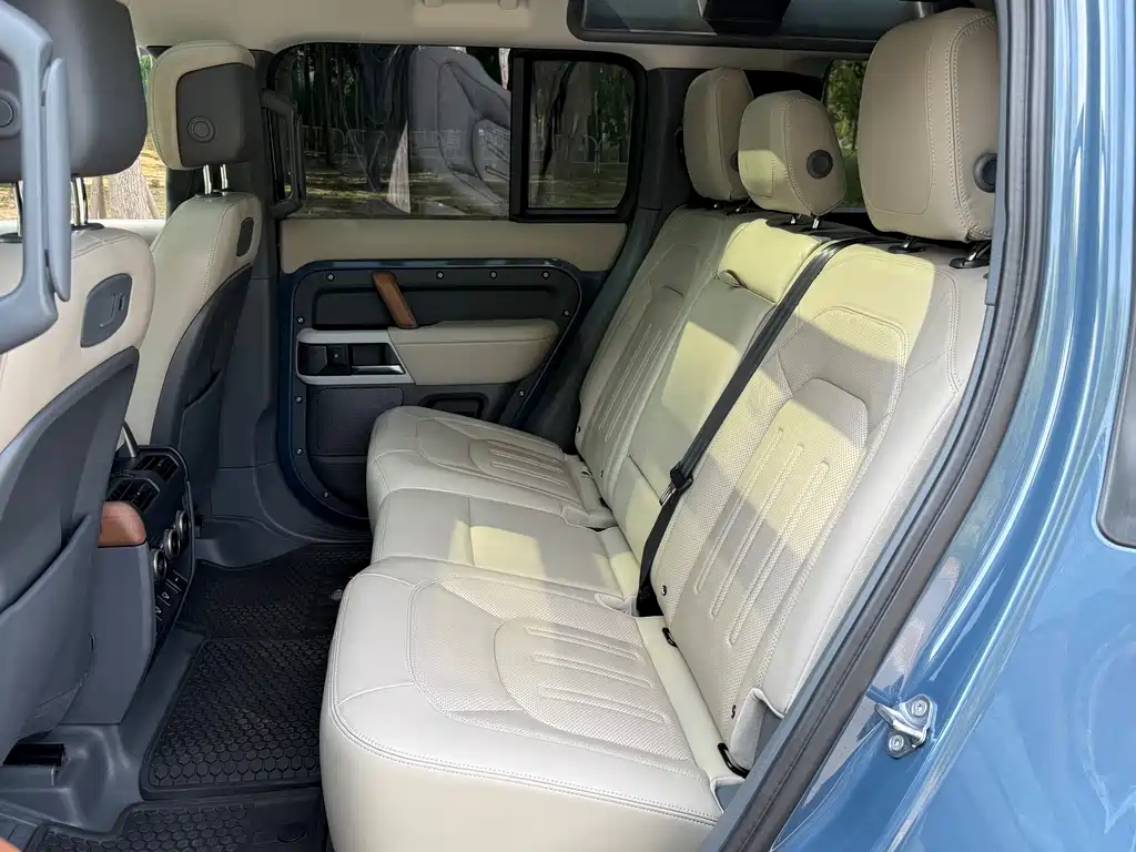 Land Rover Defender — миниатюра 21