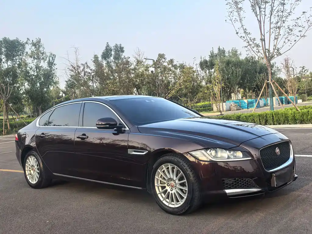 Jaguar XFL — миниатюра 3