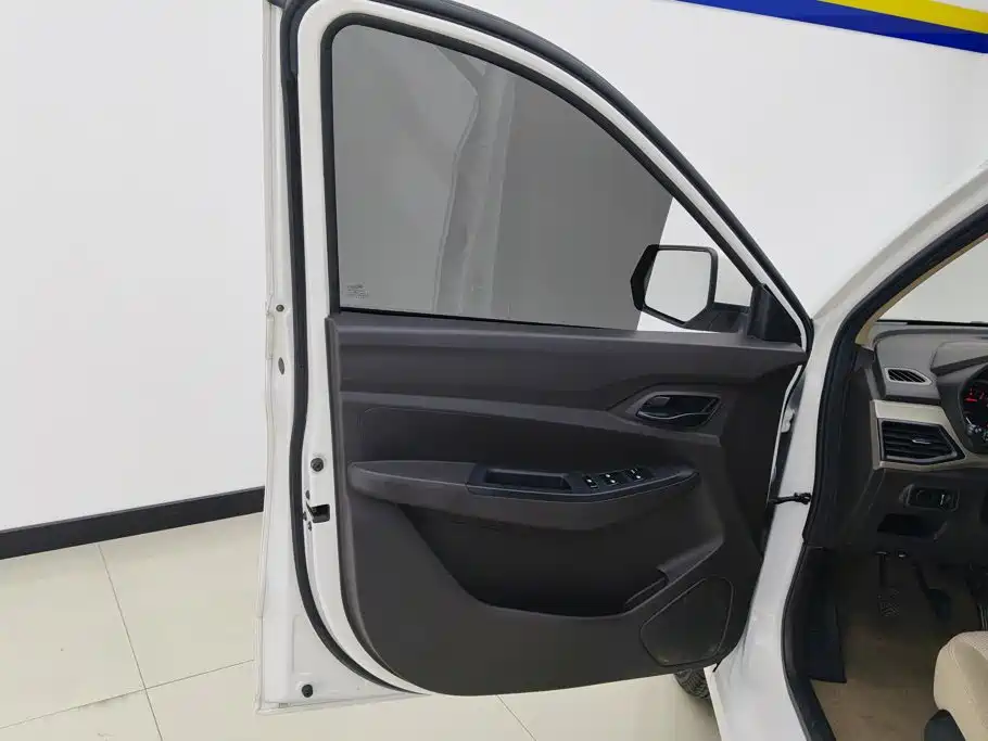 Wuling Hongguang — миниатюра 7