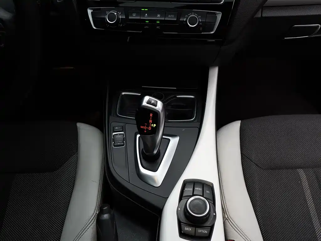 BMW 1 Series (Import) — миниатюра 10