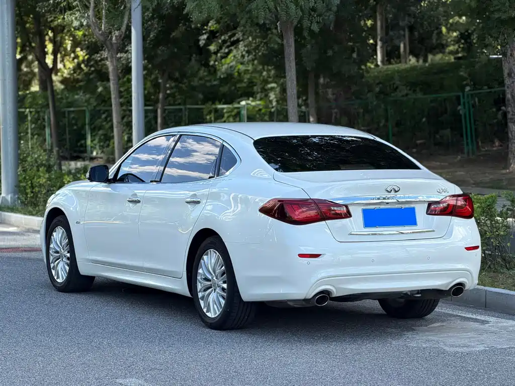 Infiniti Q70 — миниатюра 4