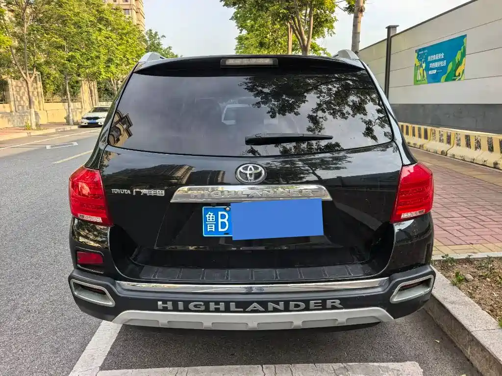 Toyota Highlander 2012 2.7L 5 мест Elite