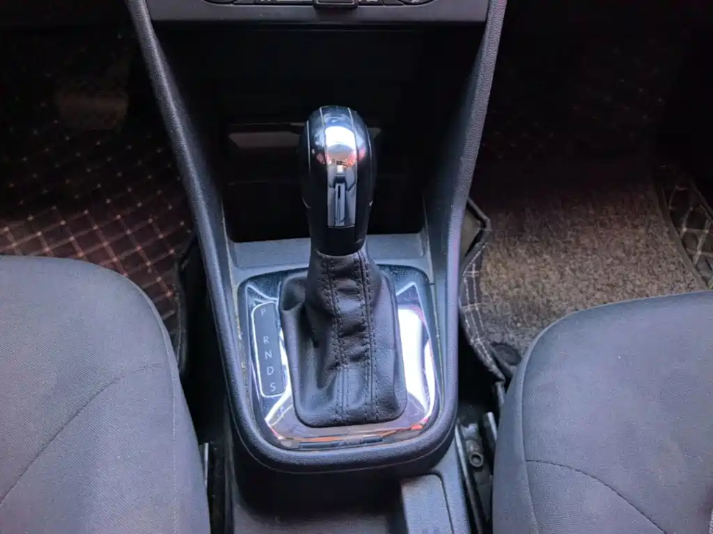 Volkswagen Jetta — миниатюра 14