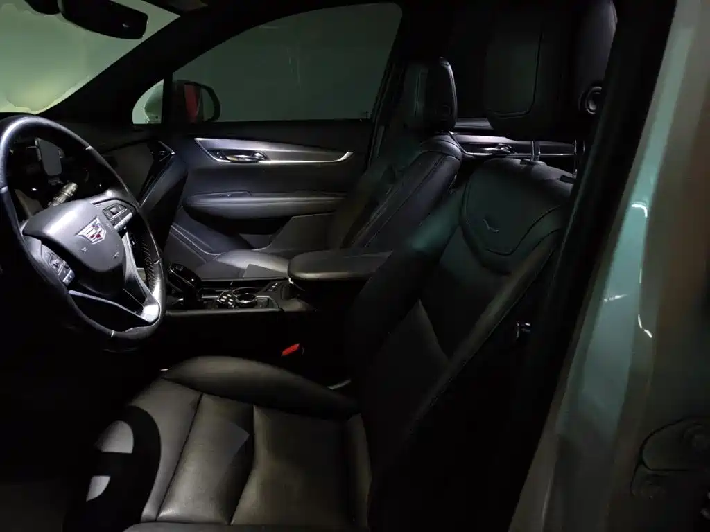 Cadillac XT6 — миниатюра 11