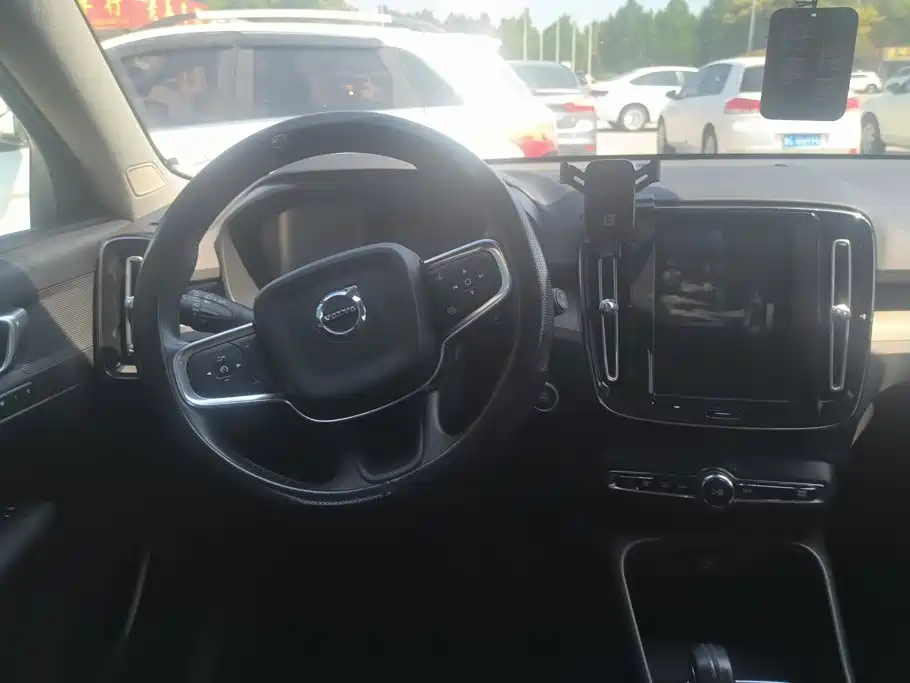 Volvo XC40 — миниатюра 15