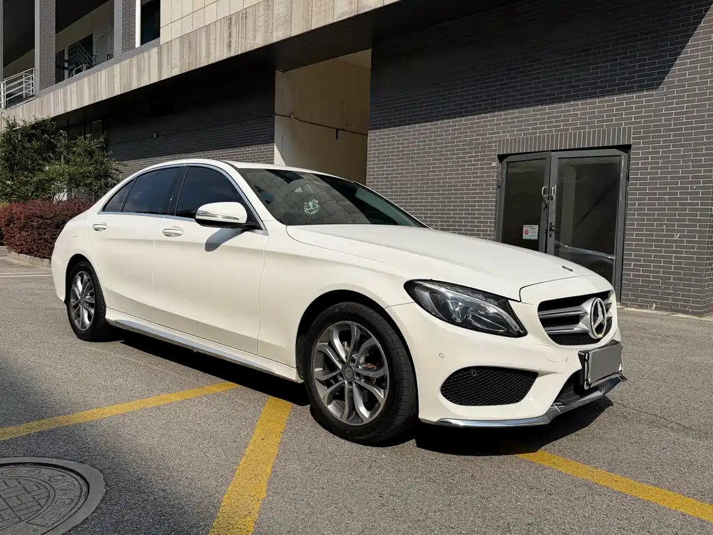 Mercedes-Benz C-Class — миниатюра 3