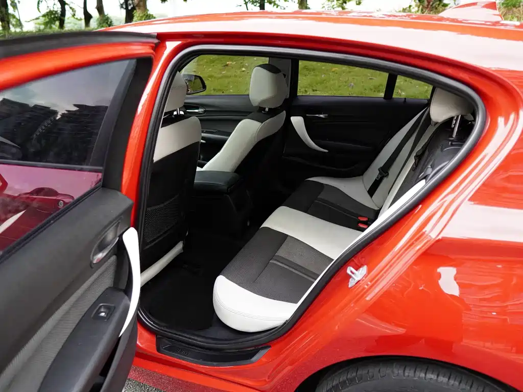 BMW 1 Series (Import) — миниатюра 6