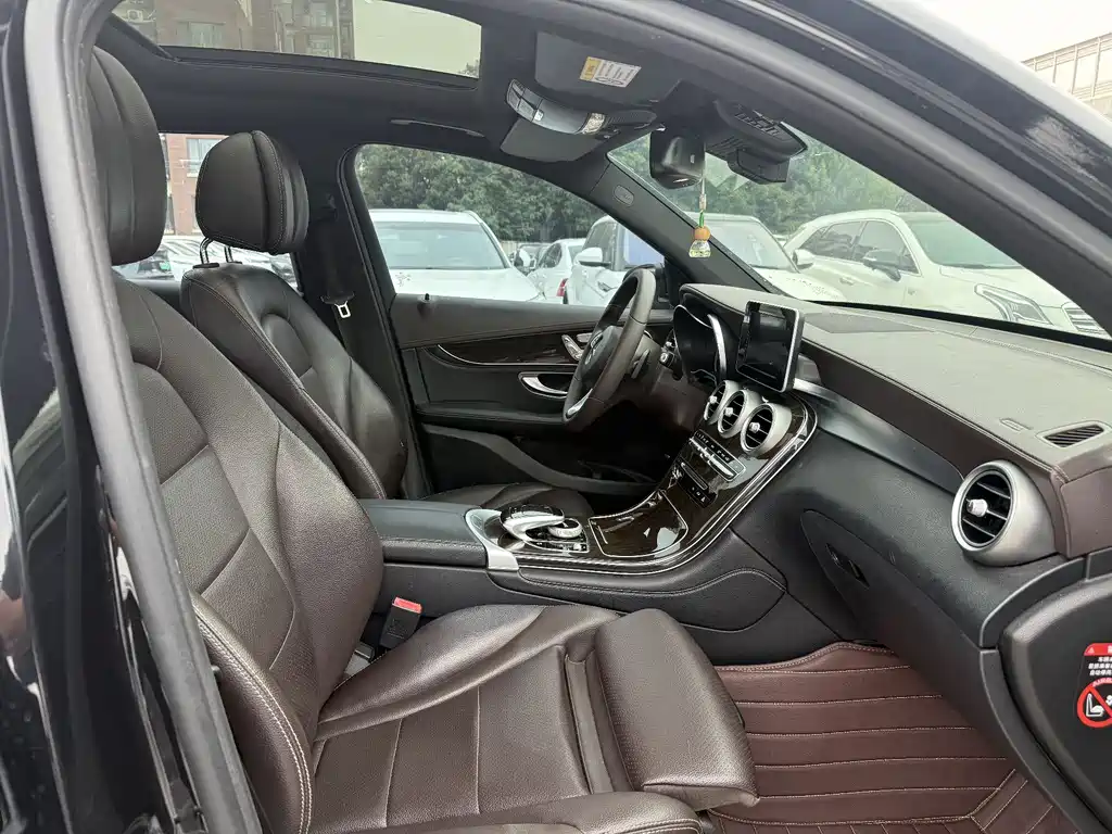Mercedes-Benz GLC 2018 GLC 260 4MATIC Luxury