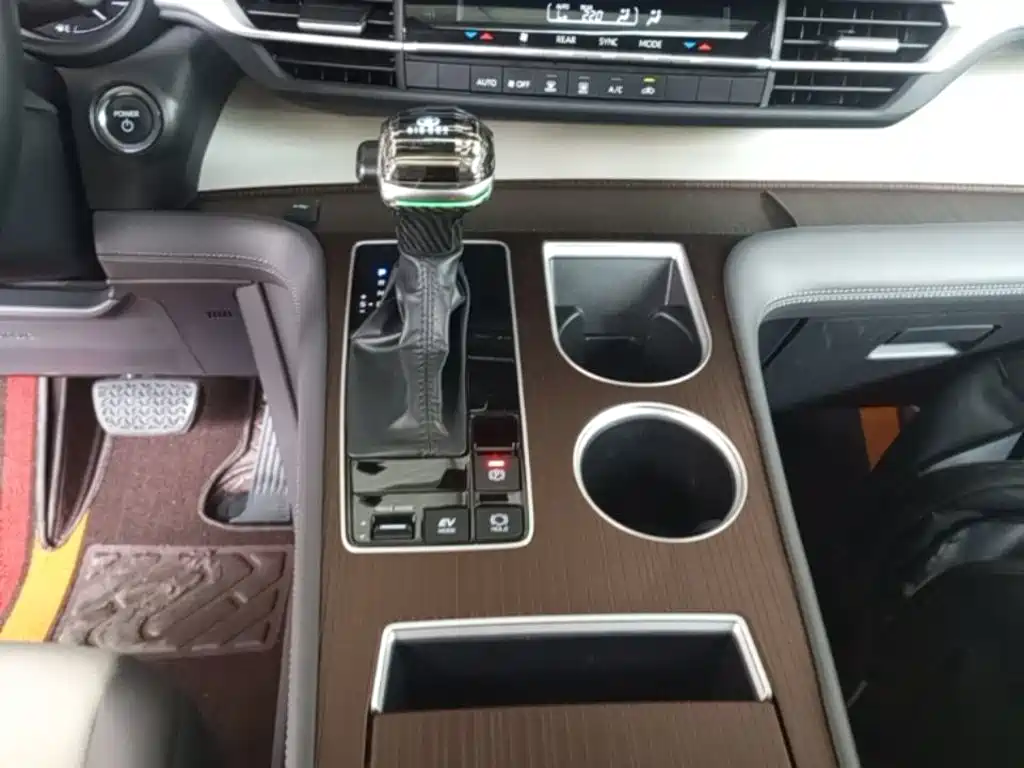 Toyota Sienna — миниатюра 14
