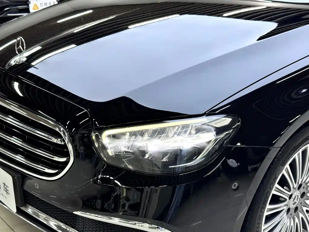 Mercedes-Benz E-Class — миниатюра 6