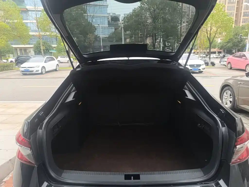 Skoda Superb — миниатюра 19