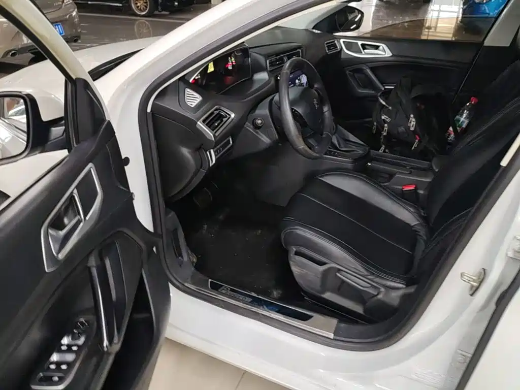 Peugeot 308 — миниатюра 16