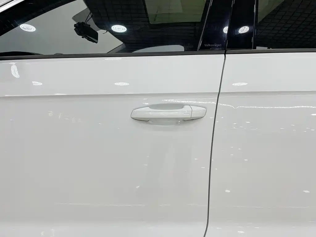 Volkswagen T-Roc — миниатюра 11