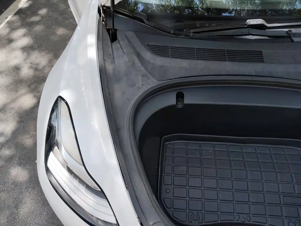 Tesla Model 3 — миниатюра 22