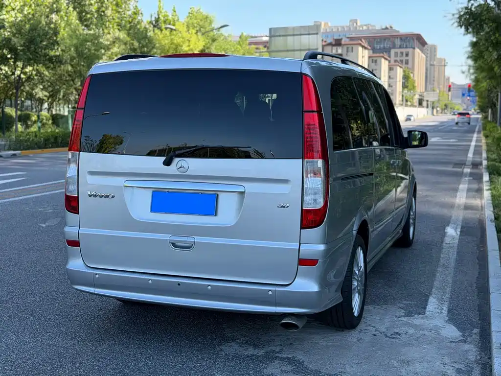 Mercedes-Benz Viano — миниатюра 27