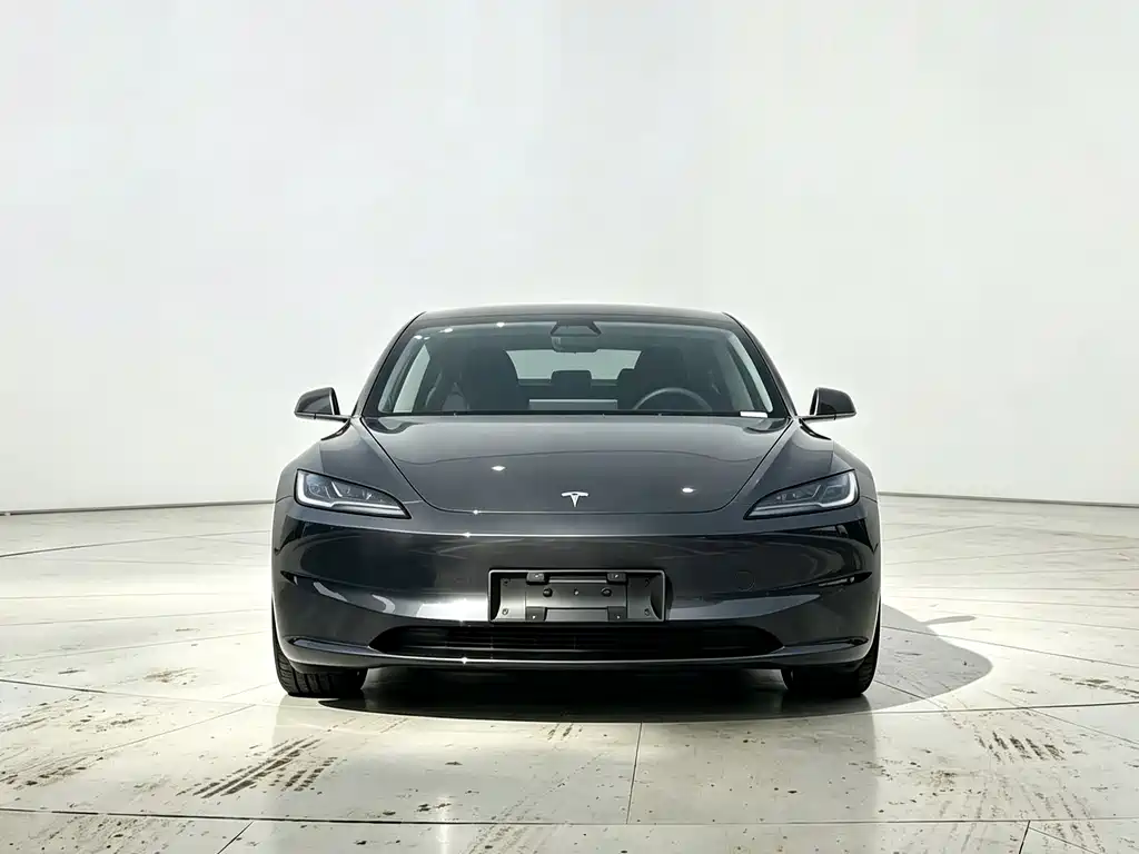 Tesla Model 3 — миниатюра 2