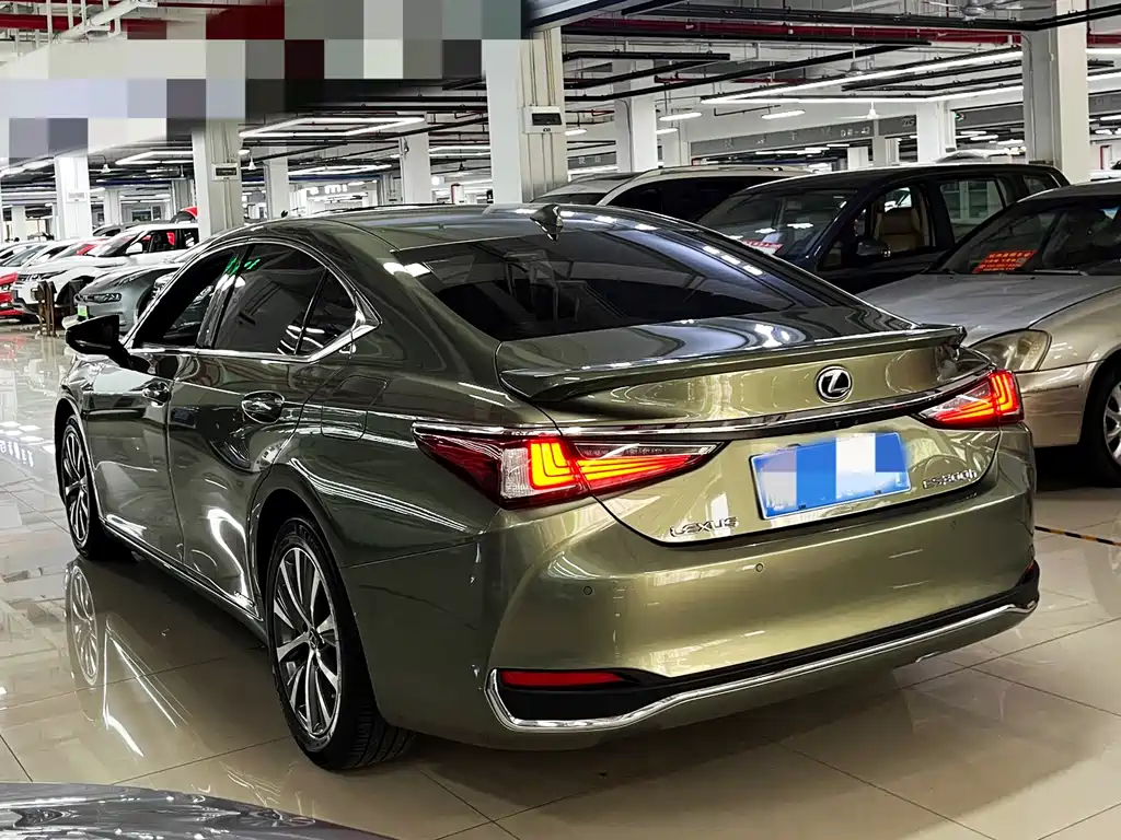 Lexus ES — миниатюра 4