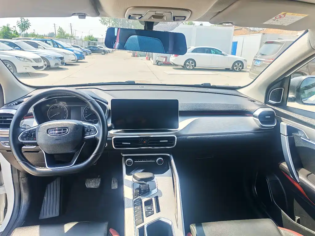 Geely Binyue — миниатюра 5