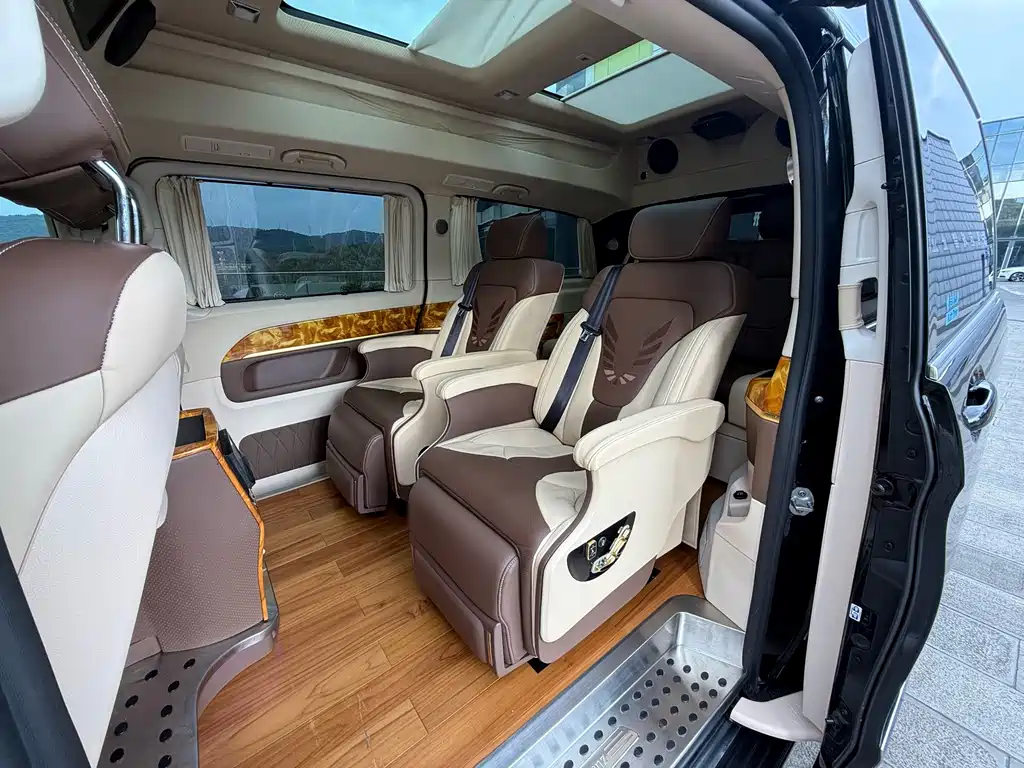 Mercedes-Benz V-Class — миниатюра 6
