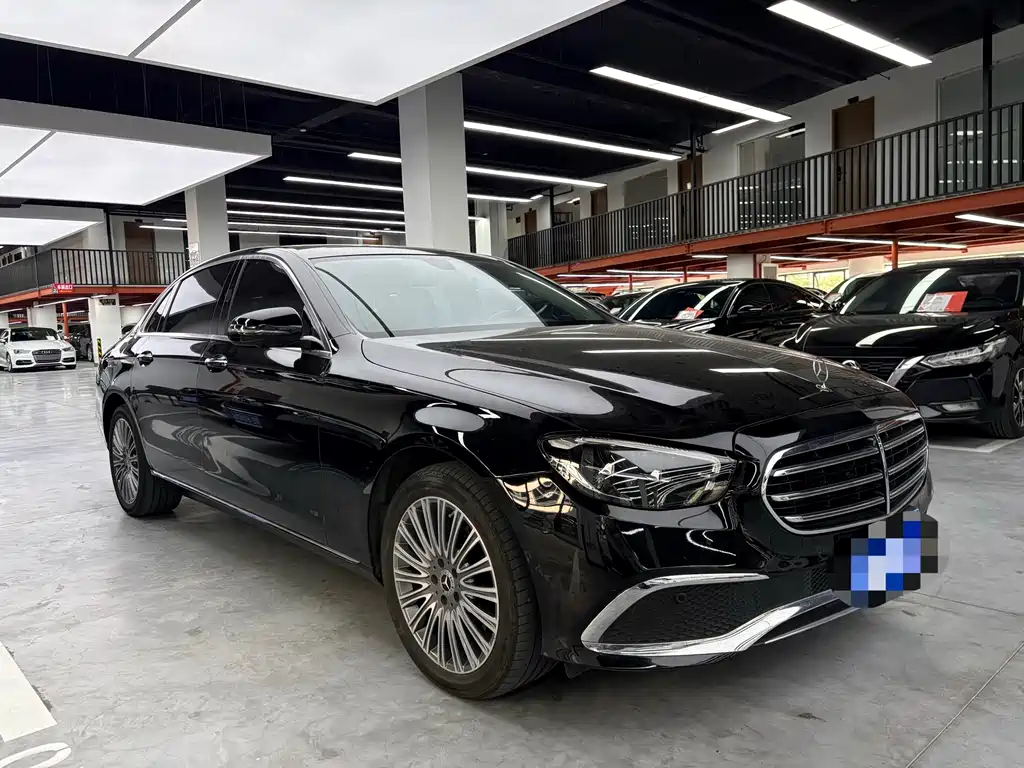 Mercedes-Benz E-Class — миниатюра 3