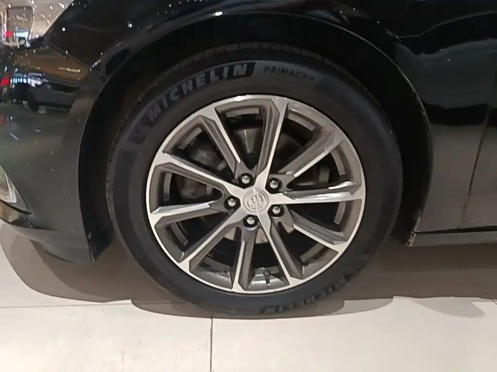 Buick LaCrosse — миниатюра 23