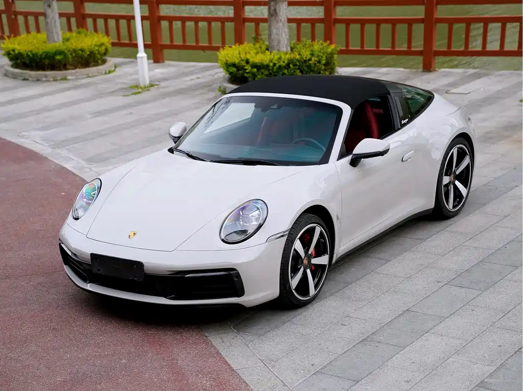 Porsche 911 2023