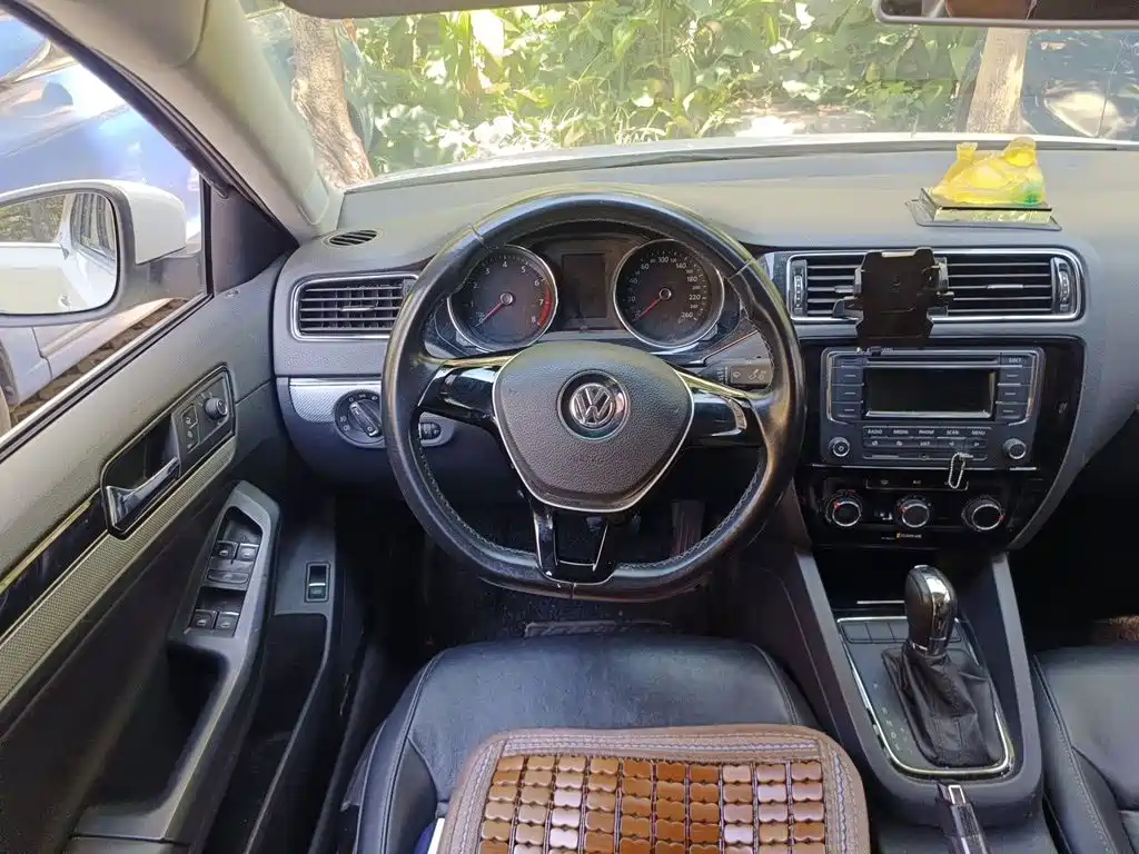 Volkswagen Sagitar — миниатюра 6
