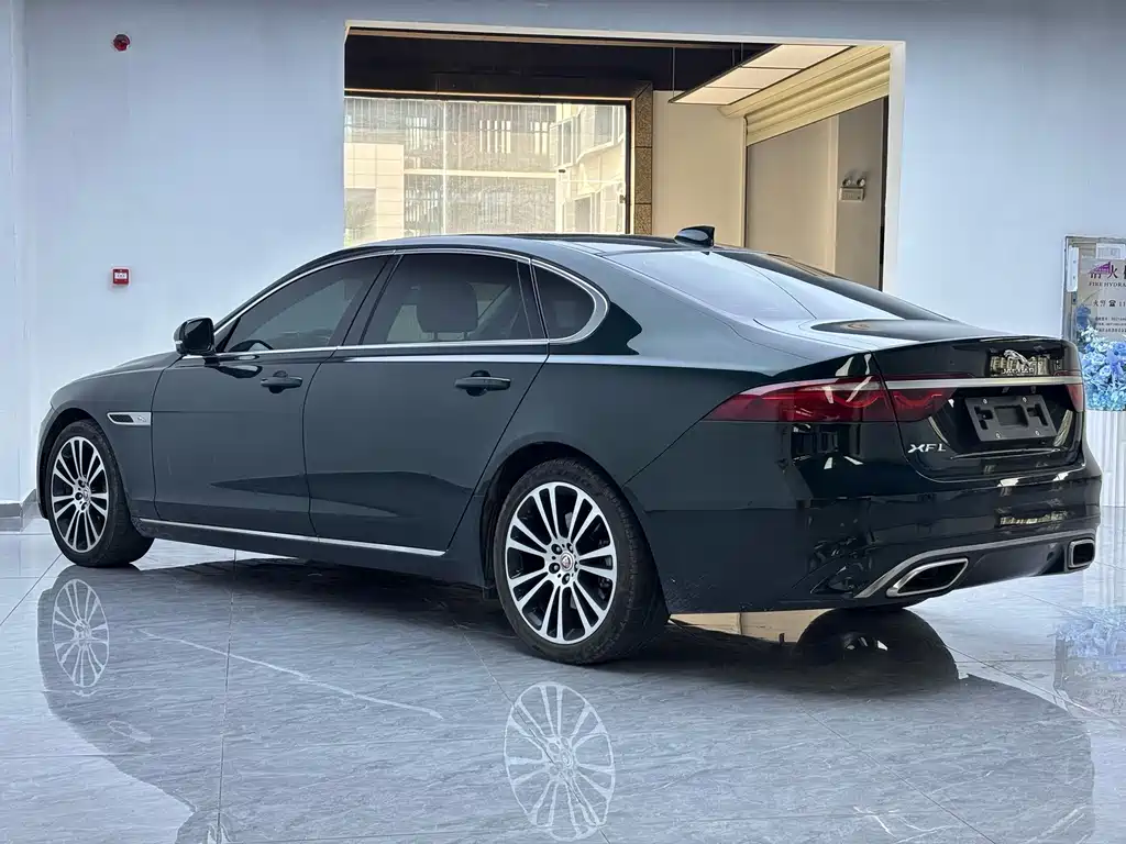 Jaguar XFL — миниатюра 9