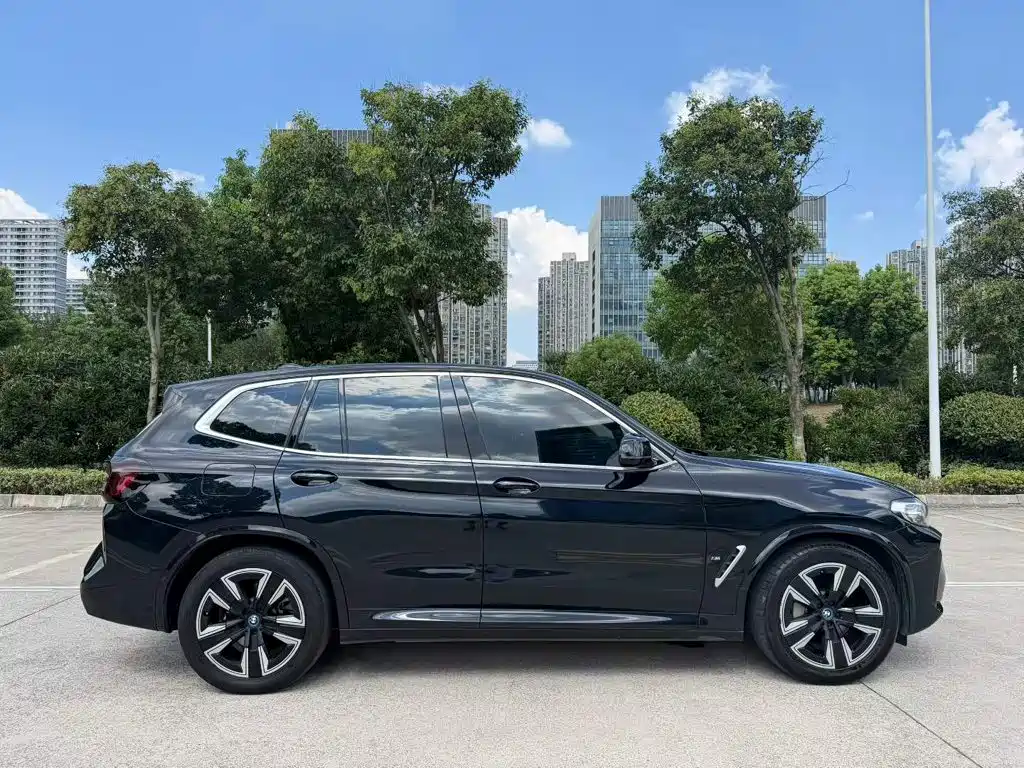BMW iX3 — миниатюра 3