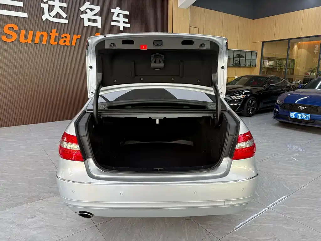 Mercedes-Benz E-Class — миниатюра 28