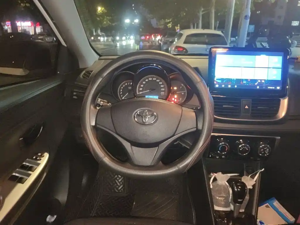 Toyota Yaris L — миниатюра 11