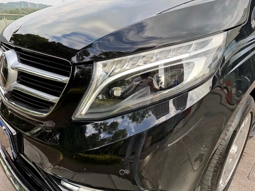 Mercedes-Benz V-Class — миниатюра 25