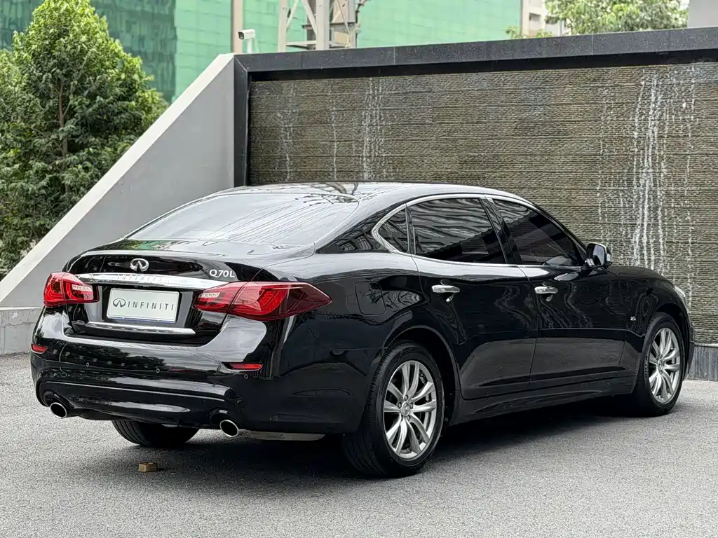 Infiniti Q70 — миниатюра 8
