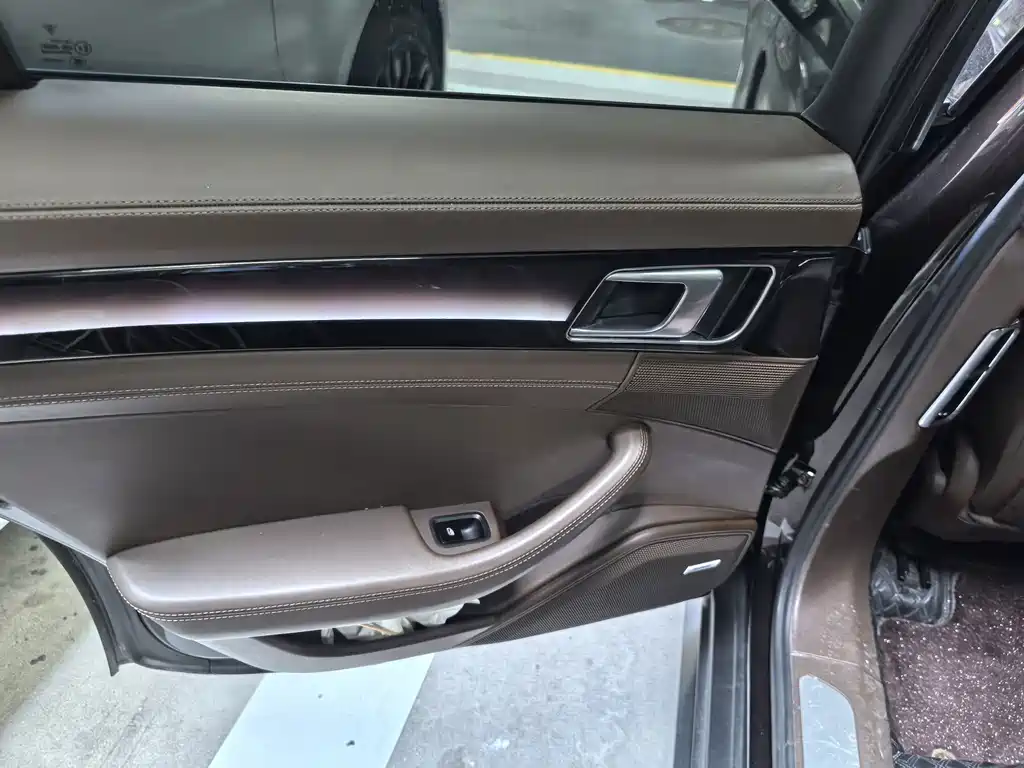 Porsche Panamera — миниатюра 10