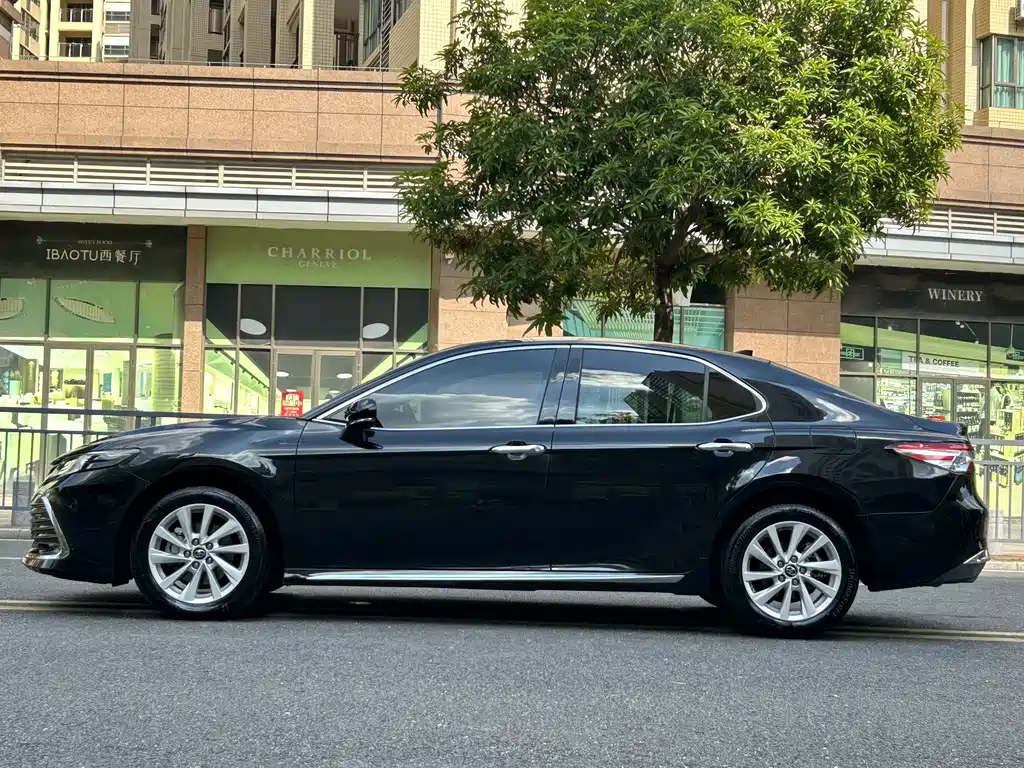 Toyota Camry — миниатюра 7