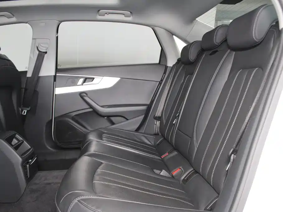 Audi A4L 2024 Белый из Китая, фото 2