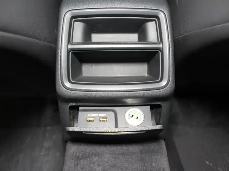 Audi A4L 2024 Белый из Китая