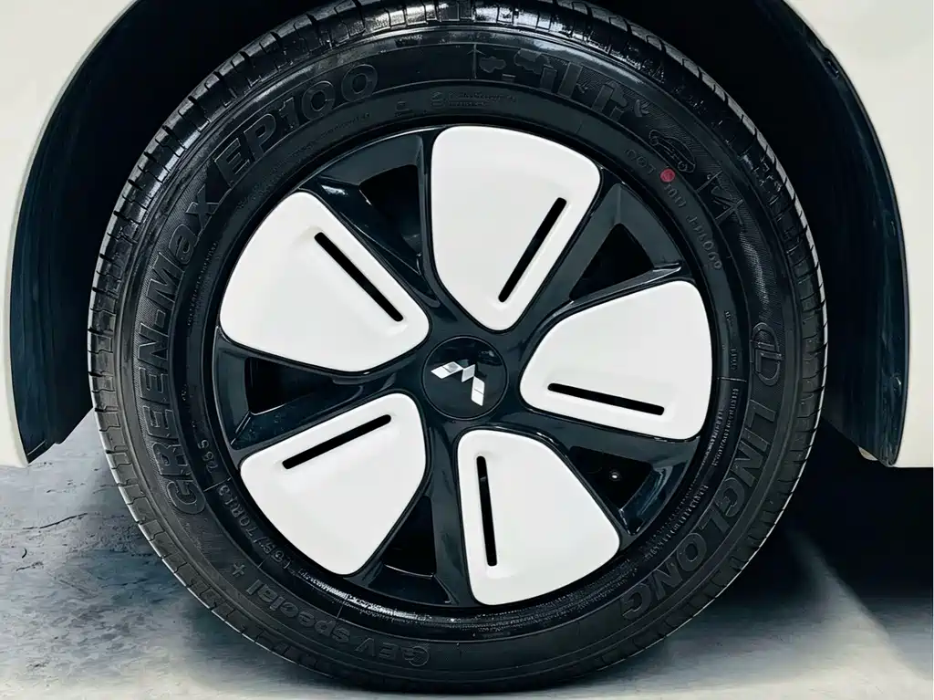 Wuling MINIEV — миниатюра 9