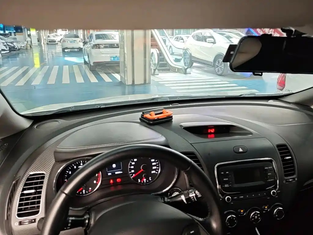 Kia K3 — миниатюра 10