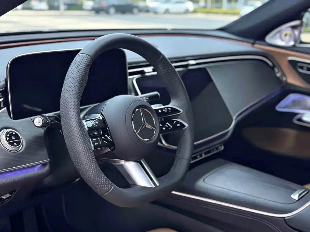 Mercedes-Benz E-Class — миниатюра 4