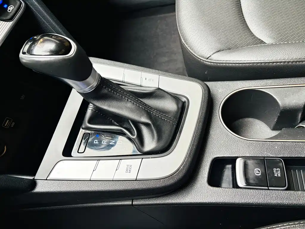 Hyundai Elantra — миниатюра 14