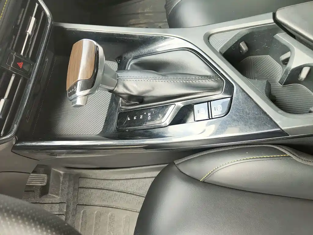 Roewe i5 — миниатюра 10