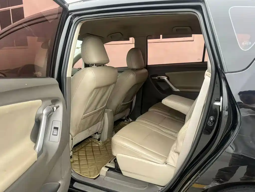 Toyota Verso — миниатюра 8
