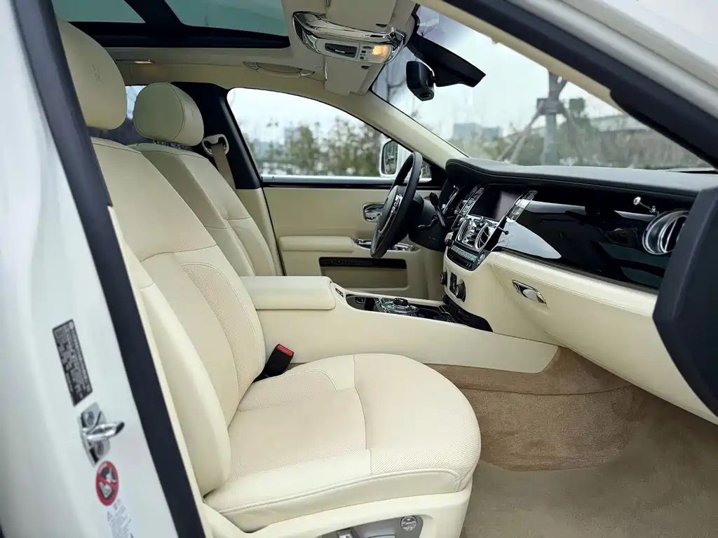 Rolls-Royce Ghost — миниатюра 21