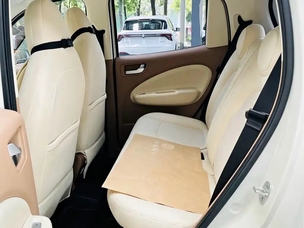 Wuling MINIEV — миниатюра 13