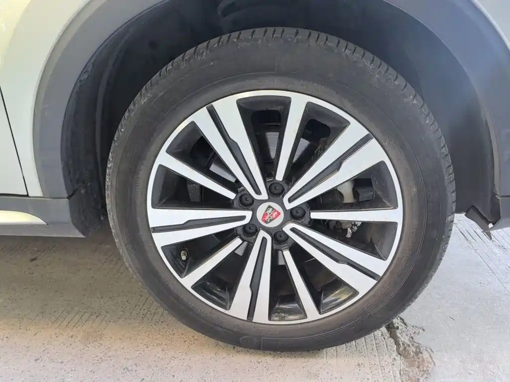 Roewe RX5 New Energy — миниатюра 8