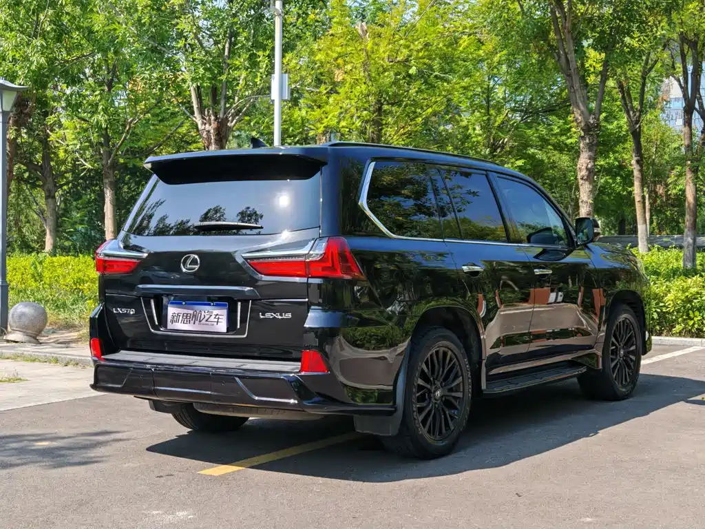 Lexus LX — миниатюра 6