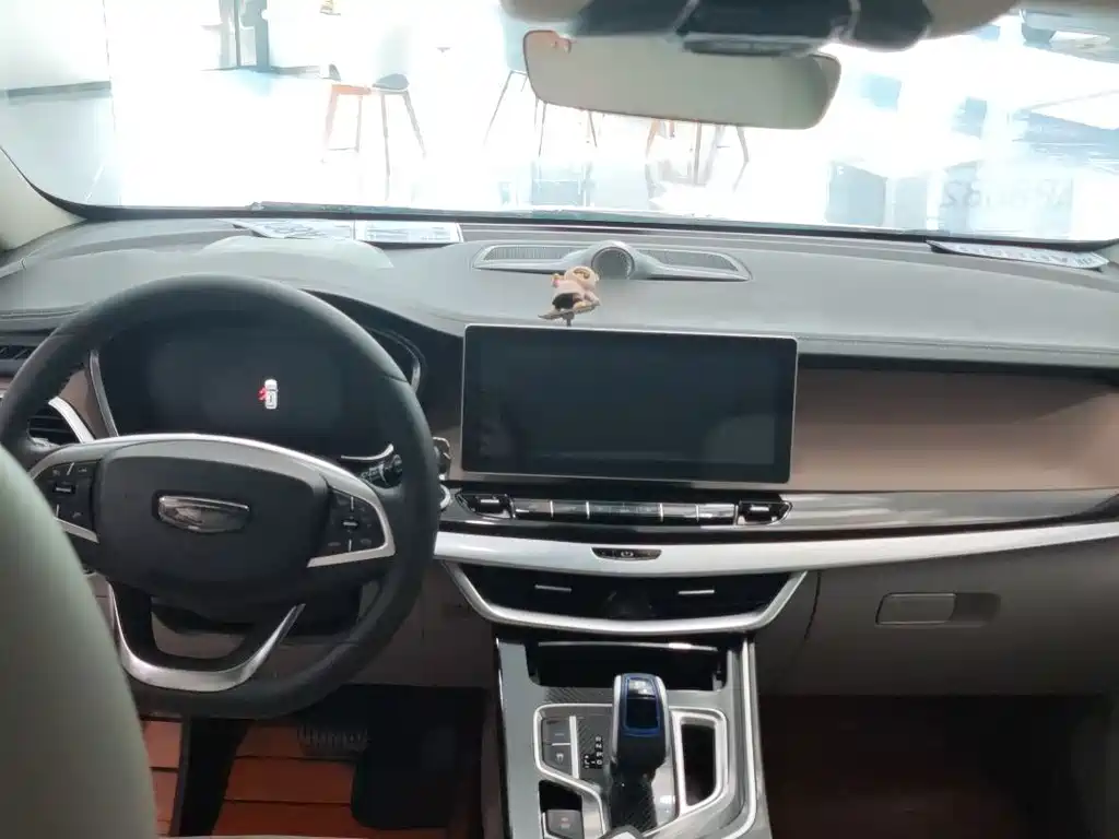Geely Jia Ji New Energy — миниатюра 10